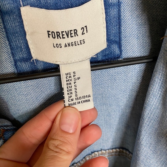 Forever21 Oversized Distressed Jean Jacket Small - Picture 7 of 11